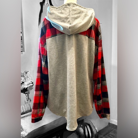 NWOT; Red Black Gray Plaid Hooded Button Down; size Medium (6) - Picture 2 of 4